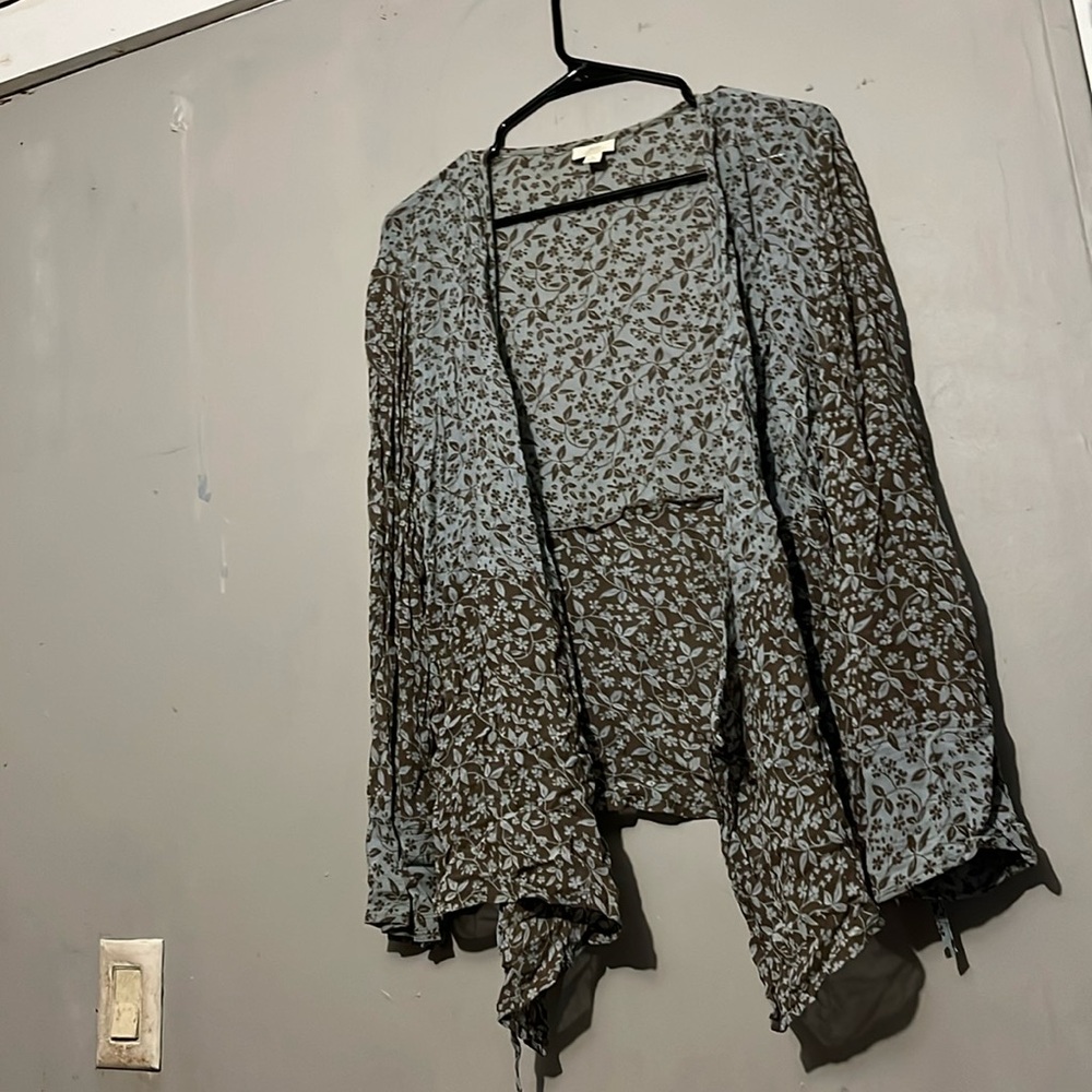 J.jill pull over shirt ties in the front